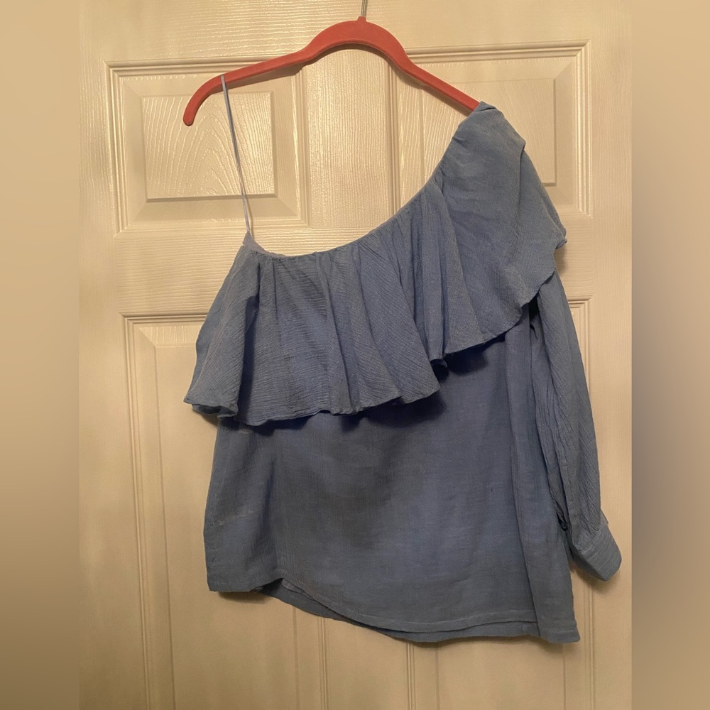 One shoulder chambray shirt